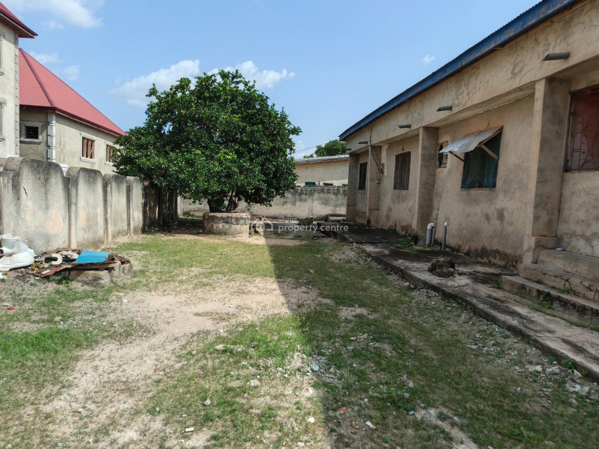 5 Bedrooms.    ( Abrem New Town), Kenyasi Abrem New Town., Kumasi Metropolitan, Ashanti, House for Sale
