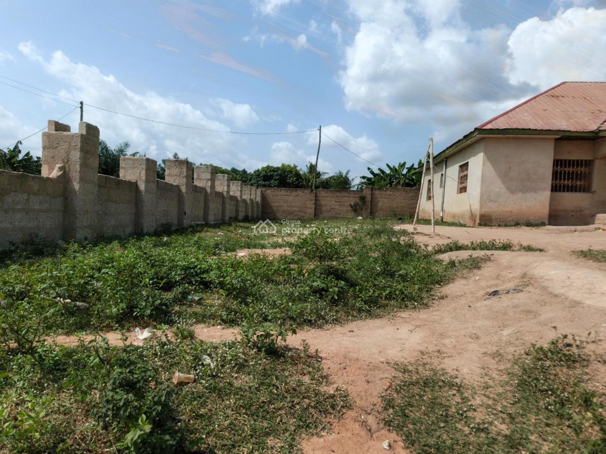 4  Bedrooms, Nwamasi, Near Kenyasi Abrem., Kumasi Metropolitan, Ashanti, House for Sale