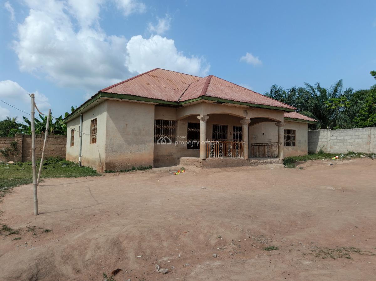4  Bedrooms, Nwamasi, Near Kenyasi Abrem., Kumasi Metropolitan, Ashanti, House for Sale