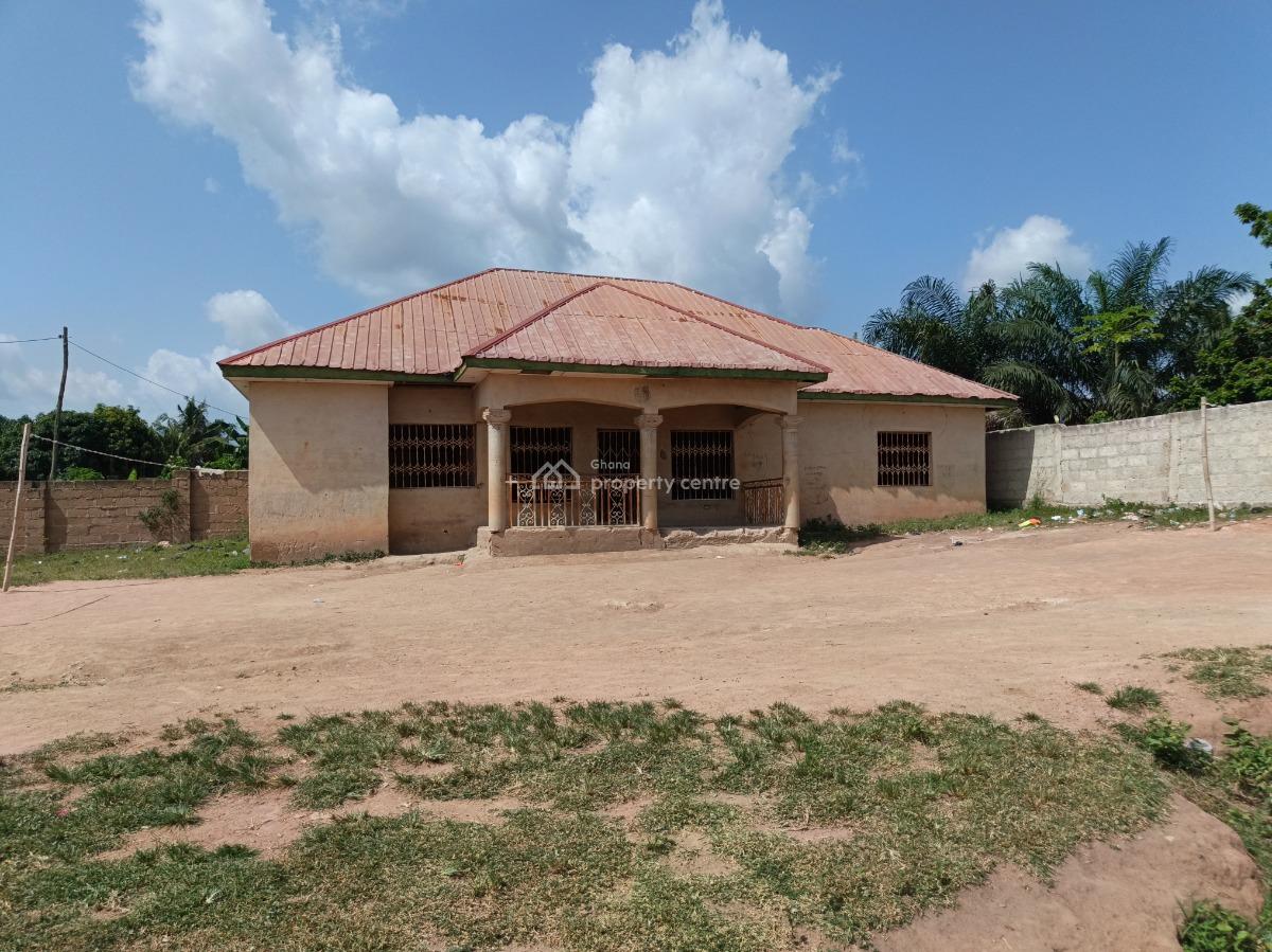 4  Bedrooms, Nwamasi, Near Kenyasi Abrem., Kumasi Metropolitan, Ashanti, House for Sale