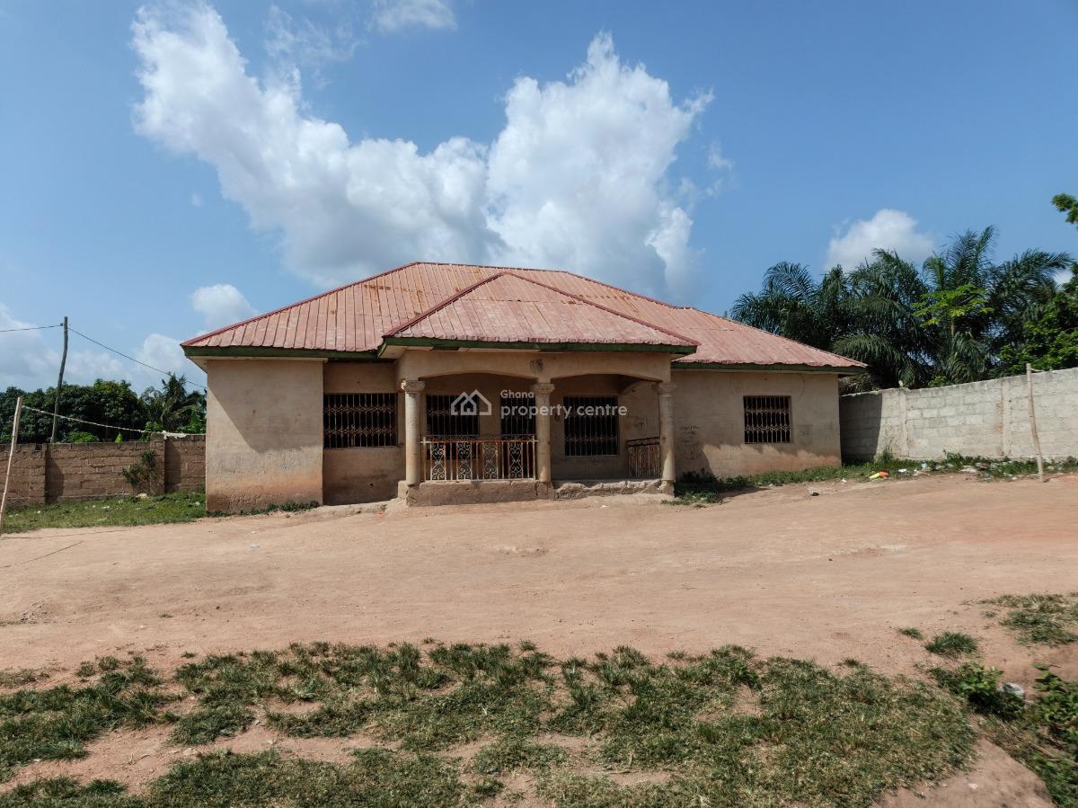 4  Bedrooms, Nwamasi, Near Kenyasi Abrem., Kumasi Metropolitan, Ashanti, House for Sale