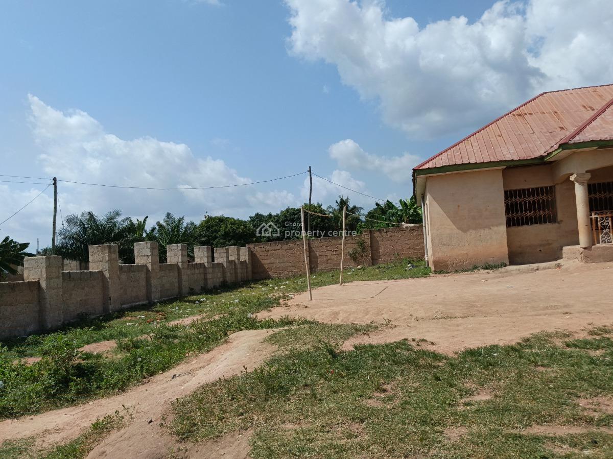 4  Bedrooms, Nwamasi, Near Kenyasi Abrem., Kumasi Metropolitan, Ashanti, House for Sale