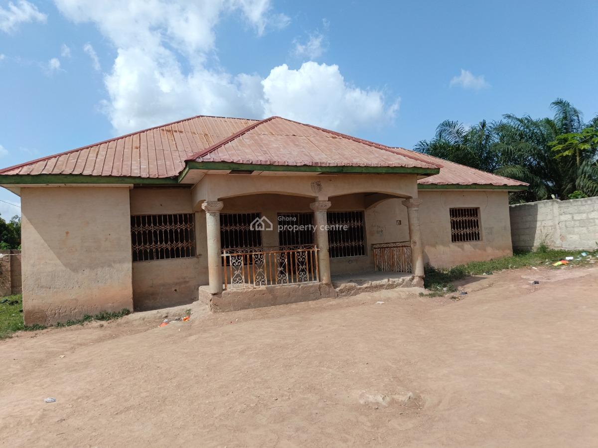 4  Bedrooms, Nwamasi, Near Kenyasi Abrem., Kumasi Metropolitan, Ashanti, House for Sale