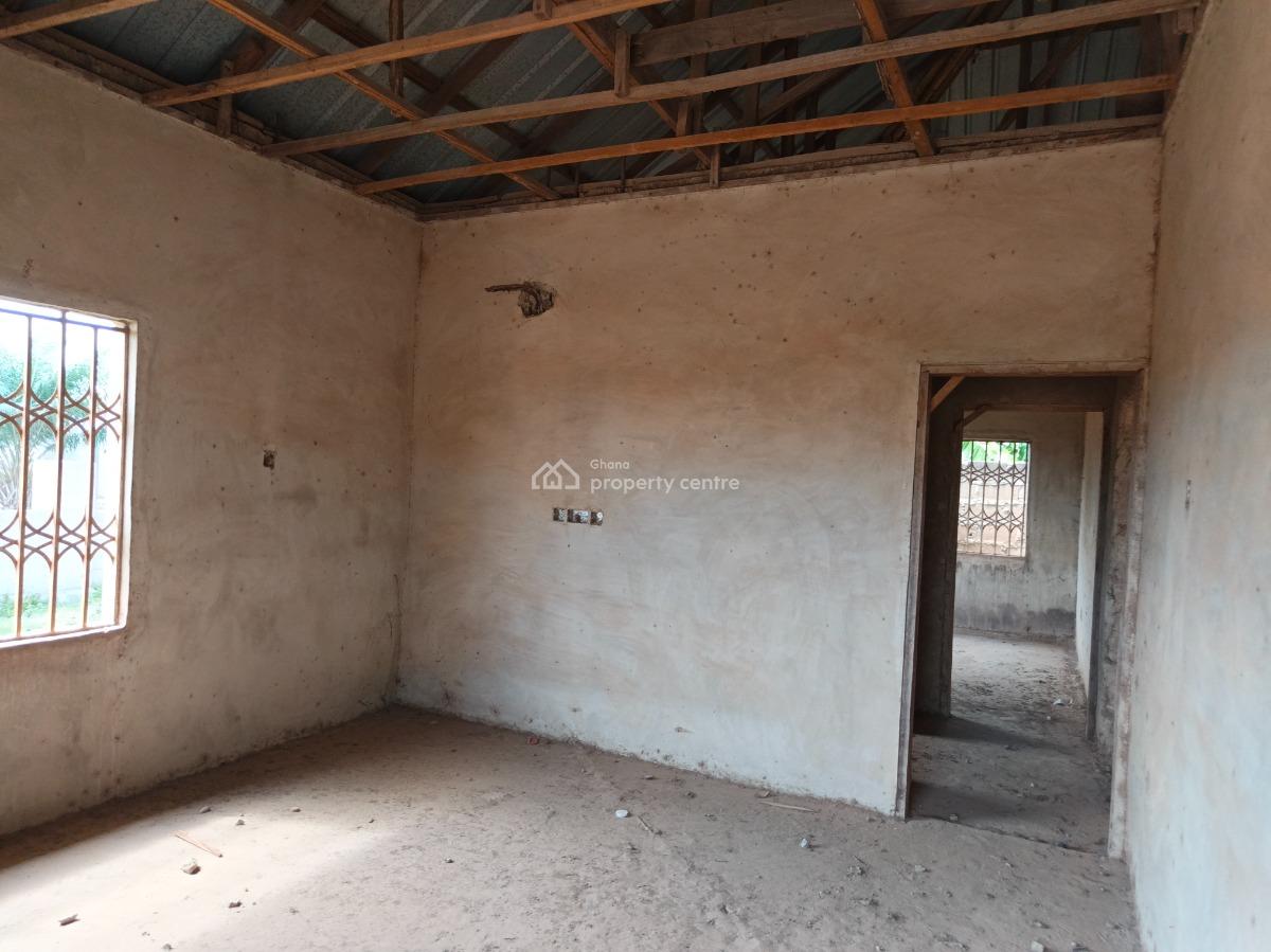 4  Bedrooms, Nwamasi, Near Kenyasi Abrem., Kumasi Metropolitan, Ashanti, House for Sale