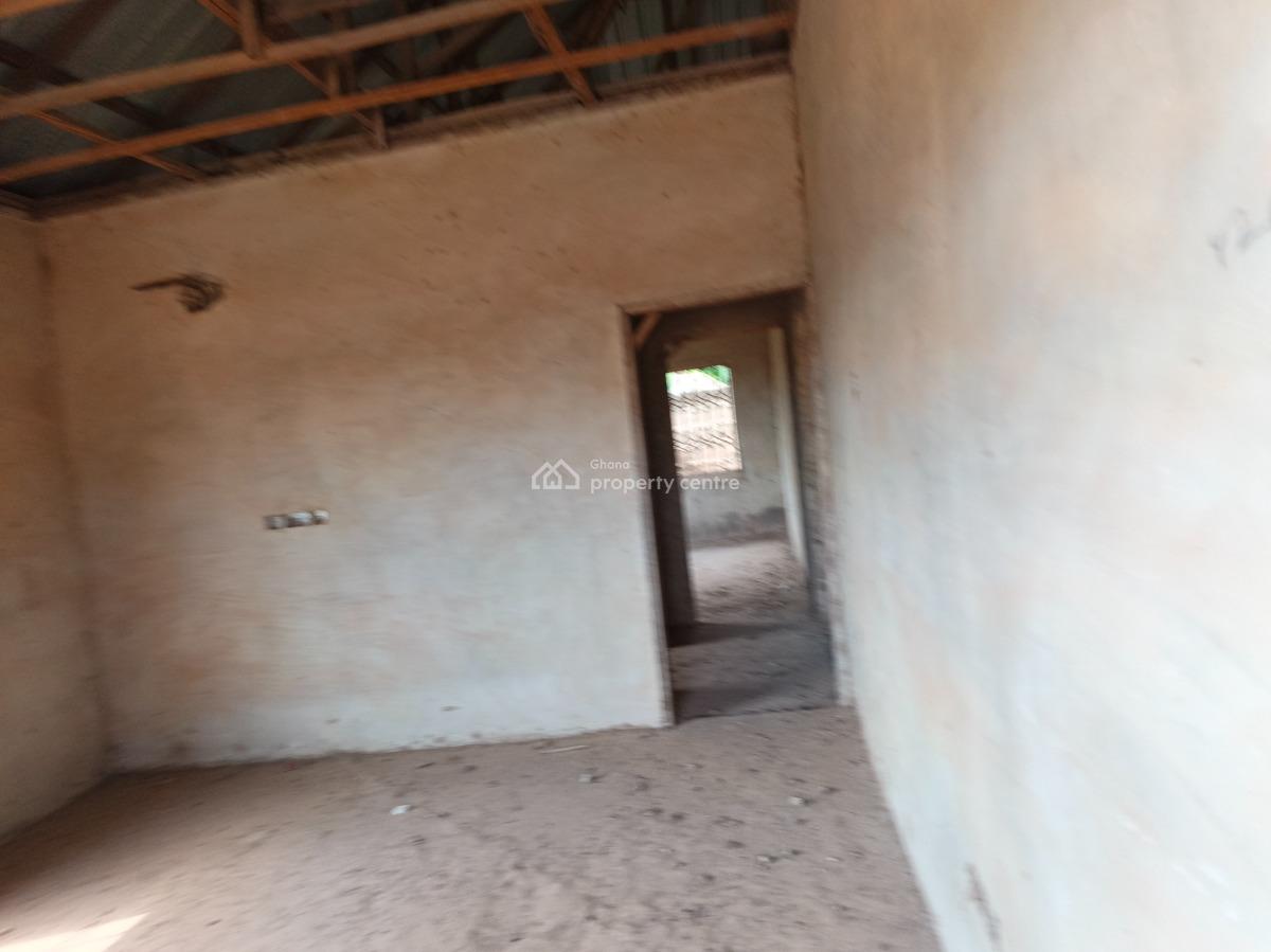 4  Bedrooms, Nwamasi, Near Kenyasi Abrem., Kumasi Metropolitan, Ashanti, House for Sale