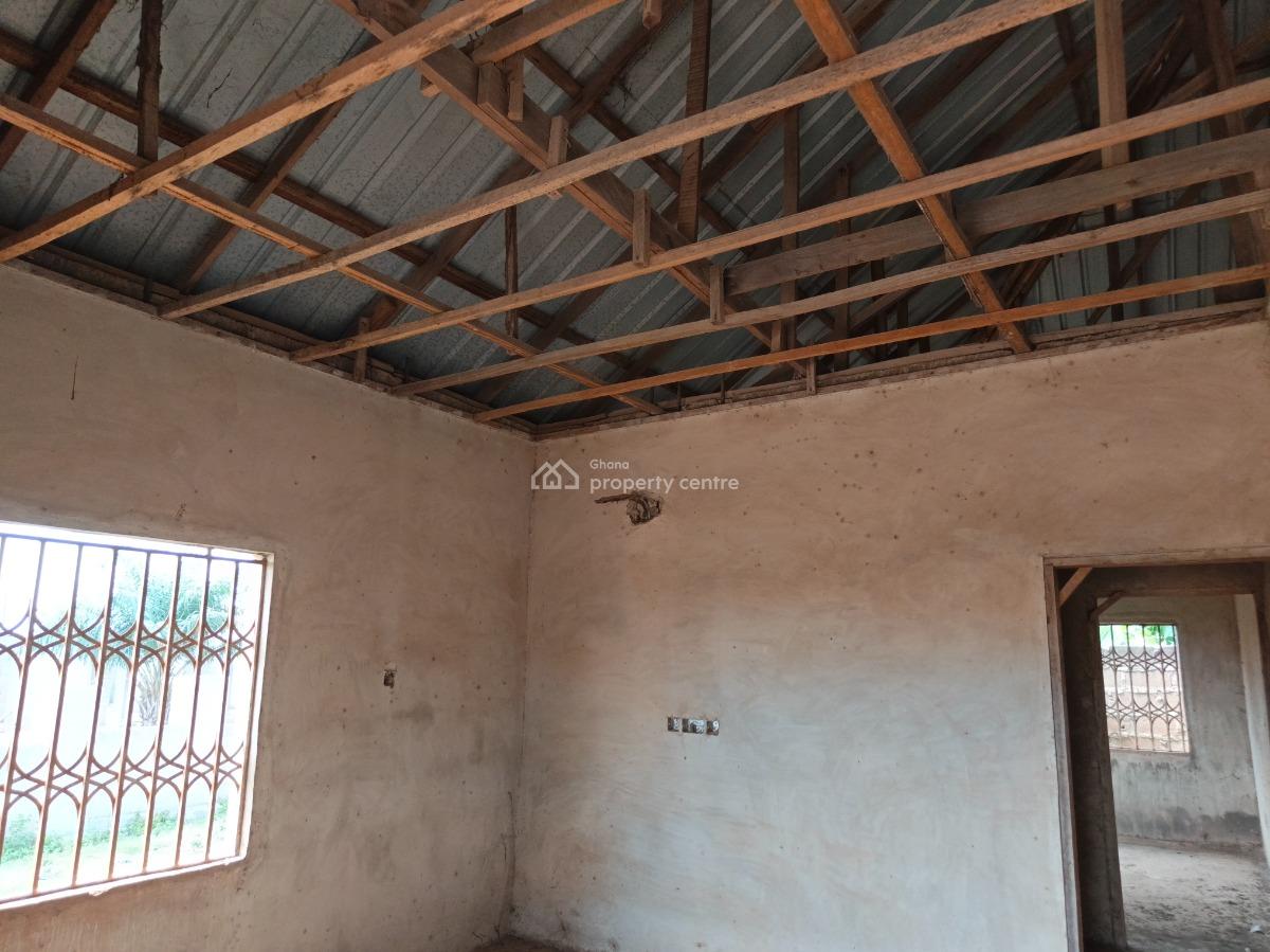 4  Bedrooms, Nwamasi, Near Kenyasi Abrem., Kumasi Metropolitan, Ashanti, House for Sale