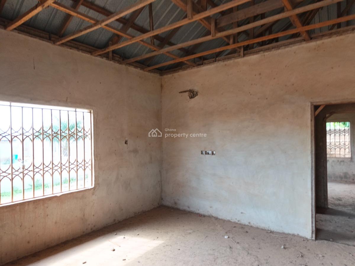 4  Bedrooms, Nwamasi, Near Kenyasi Abrem., Kumasi Metropolitan, Ashanti, House for Sale