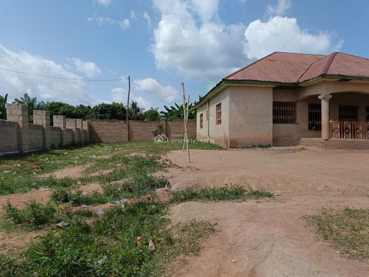 4  Bedrooms, Nwamasi, Near Kenyasi Abrem., Kumasi Metropolitan, Ashanti, House for Sale