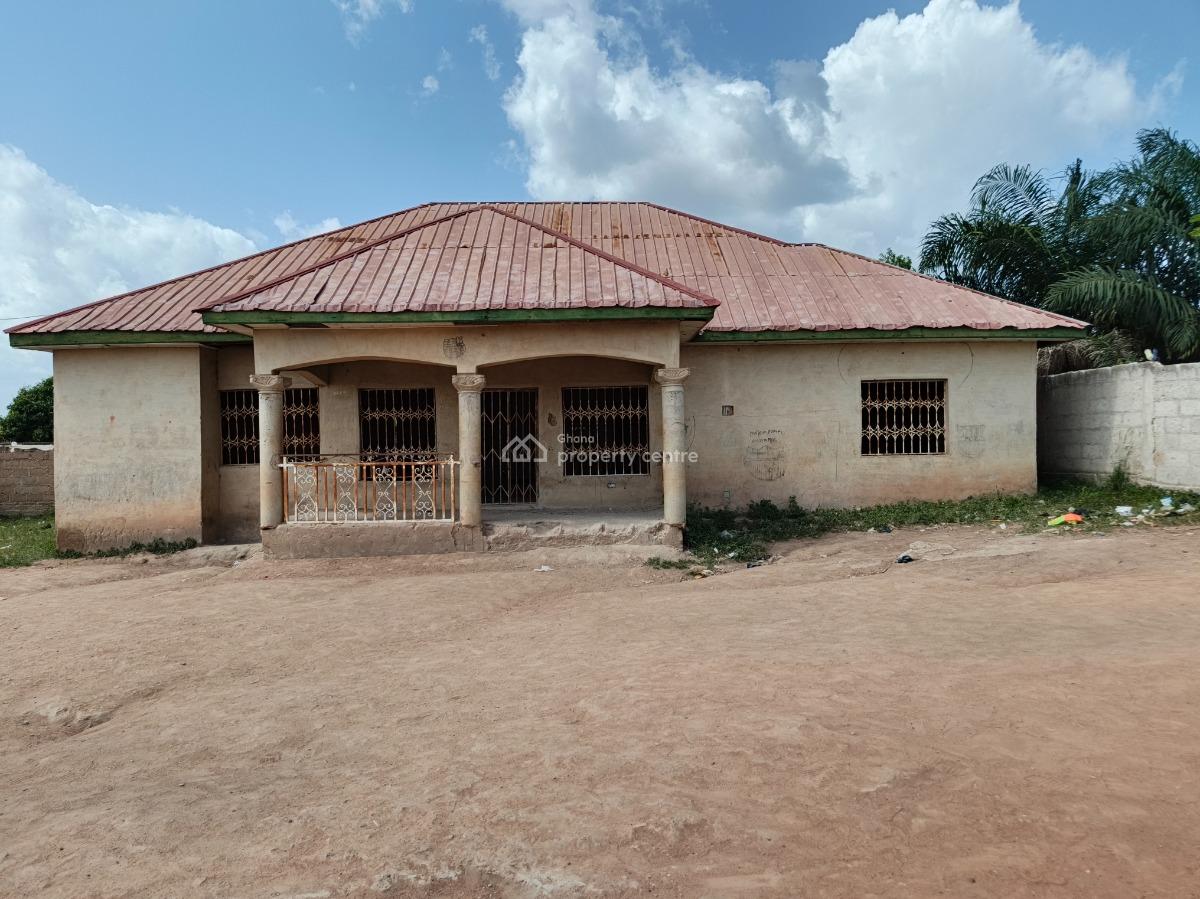 4  Bedrooms, Nwamasi, Near Kenyasi Abrem., Kumasi Metropolitan, Ashanti, House for Sale