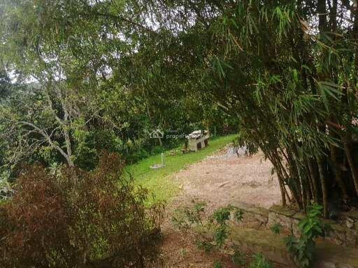 Executive 7 Bedroom House on 1 Acre Land, Gyankama, Aburi, Akuapim South Municipal, Eastern Region, Mixed-use Land for Sale
