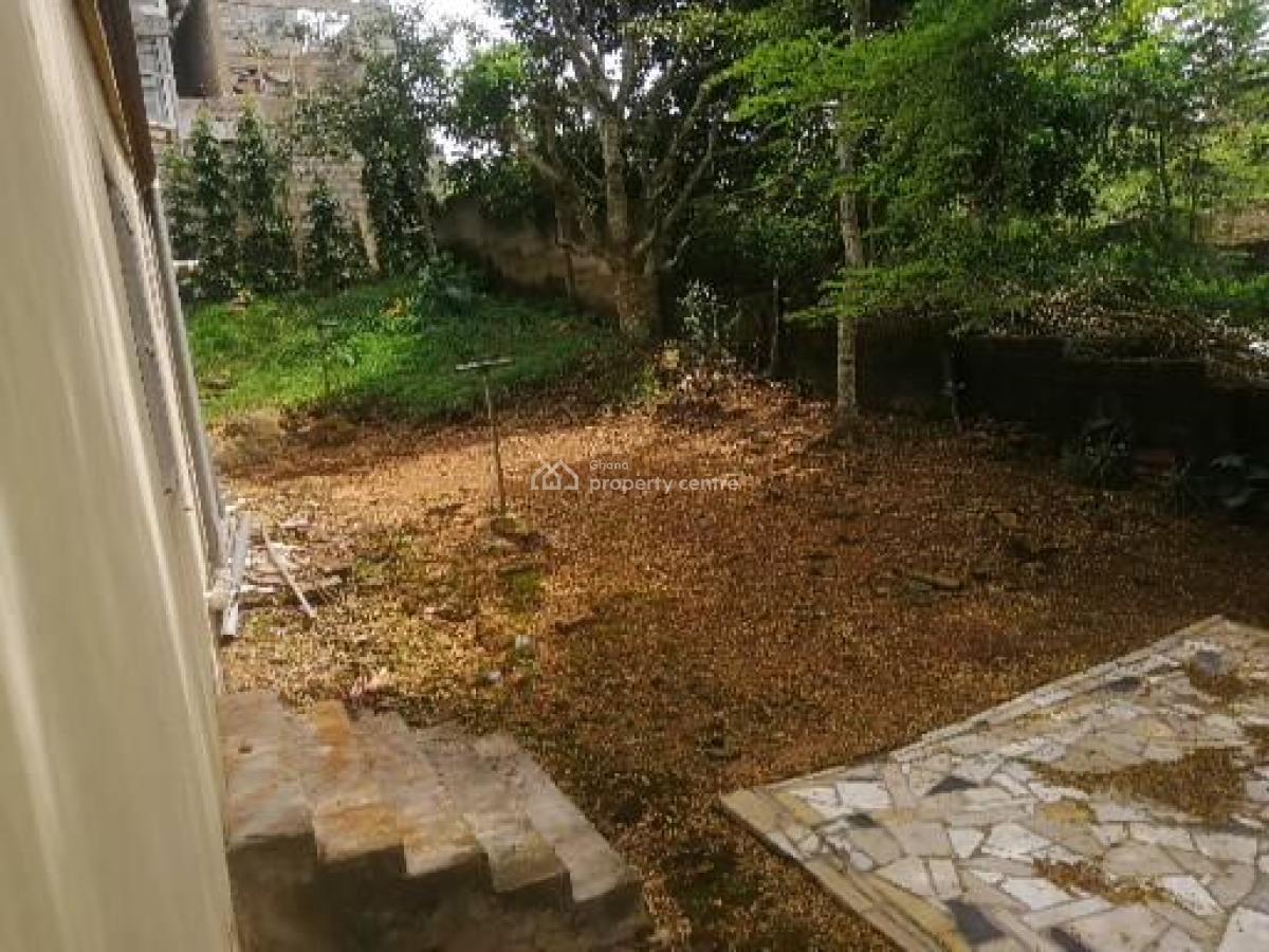Executive 7 Bedroom House on 1 Acre Land, Gyankama, Aburi, Akuapim South Municipal, Eastern Region, Mixed-use Land for Sale