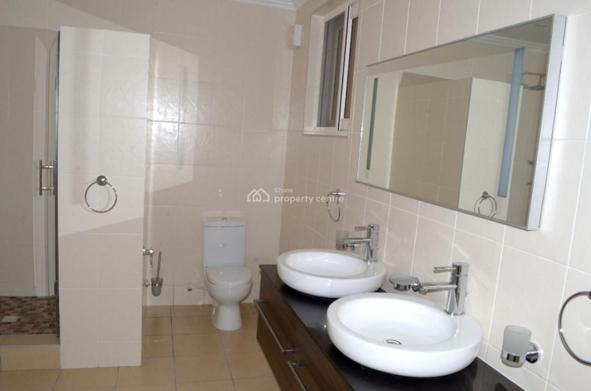 3 Bed Townhouse with Staff Quarters in a Gated Community with Pool, North Ridge, Accra, Townhouse for Rent