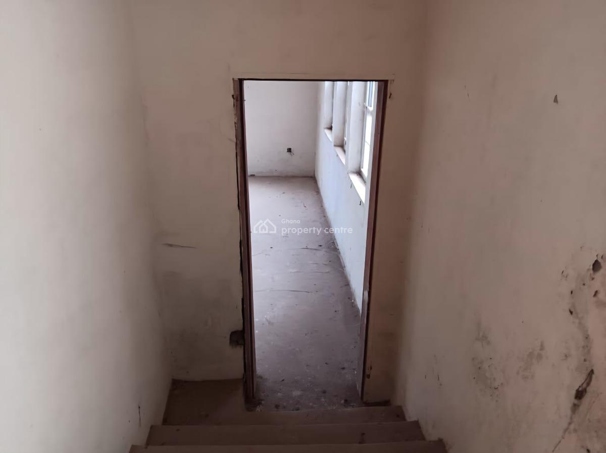 7 Bedroom House at Gbawe, Gbawe, Accra Metropolitan, Accra, House for Sale