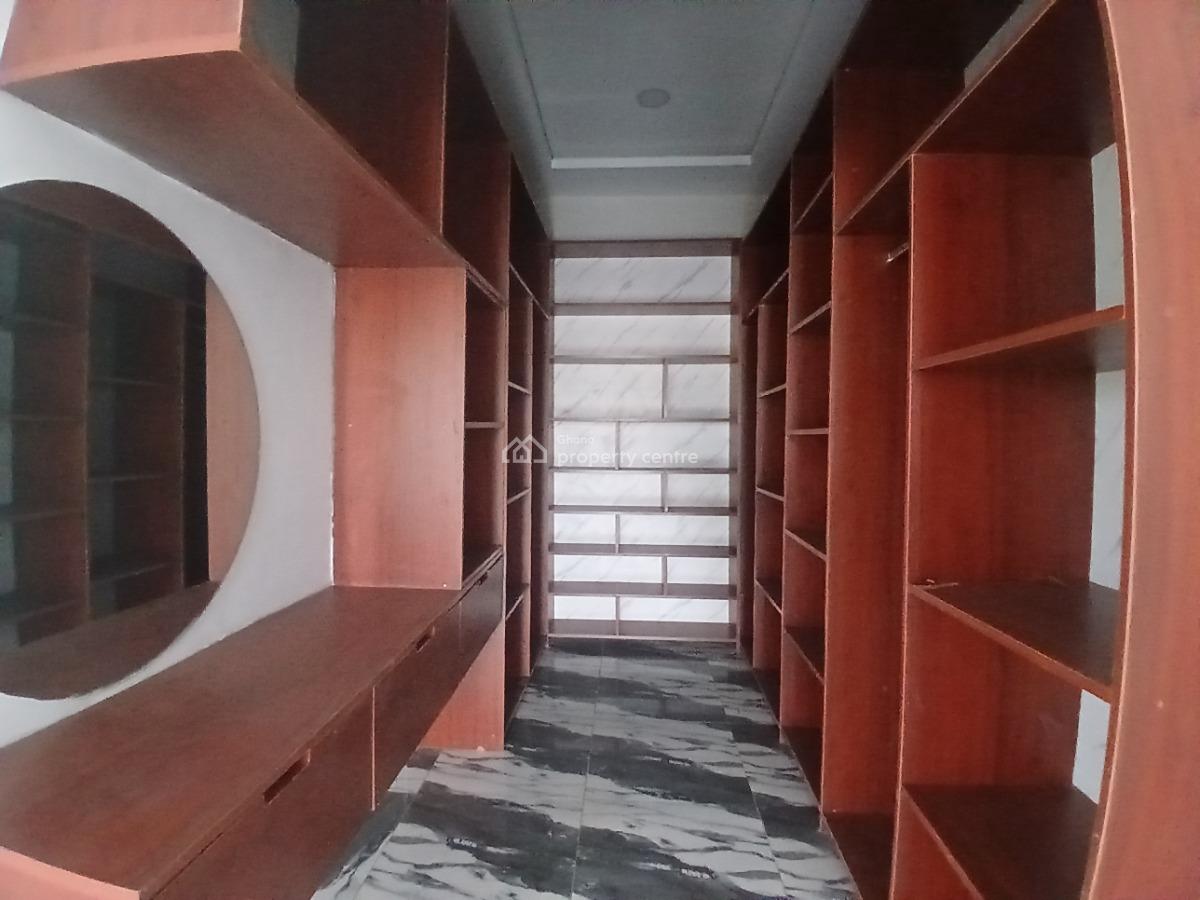 4 Bedroom in a Gated Estate with Boys Quarters and a Swimming Pool., Lakeside Estates, Adenta Municipal, Accra, Detached Duplex for Sale