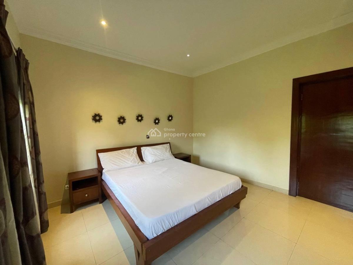 Unfurnished 3 Bedroom Townhome in a Gated Community with Swimming Pool, North Ridge, Accra, Townhouse for Rent