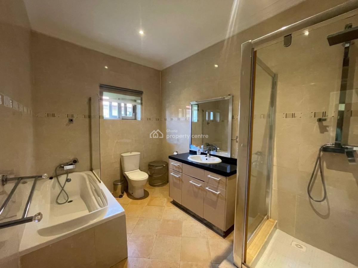 Unfurnished 3 Bedroom Townhome in a Gated Community with Swimming Pool, North Ridge, Accra, Townhouse for Rent