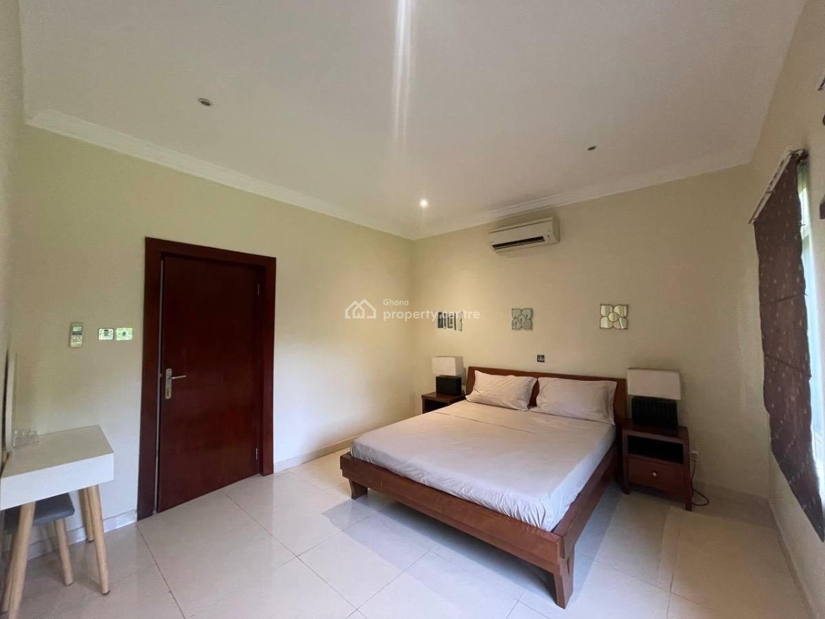 Unfurnished 3 Bedroom Townhome in a Gated Community with Swimming Pool, North Ridge, Accra, Townhouse for Rent