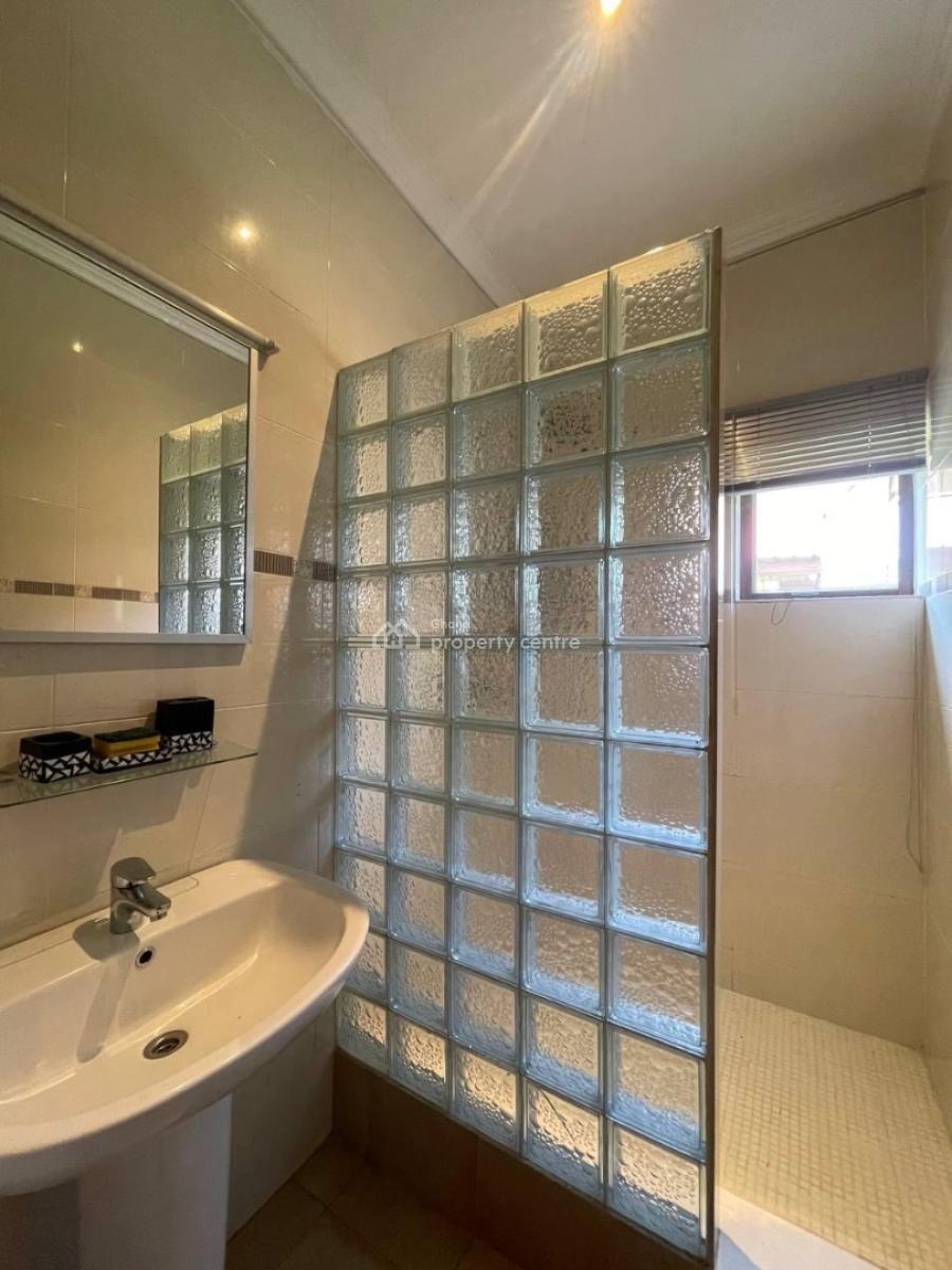 Unfurnished 3 Bedroom Townhome in a Gated Community with Swimming Pool, North Ridge, Accra, Townhouse for Rent