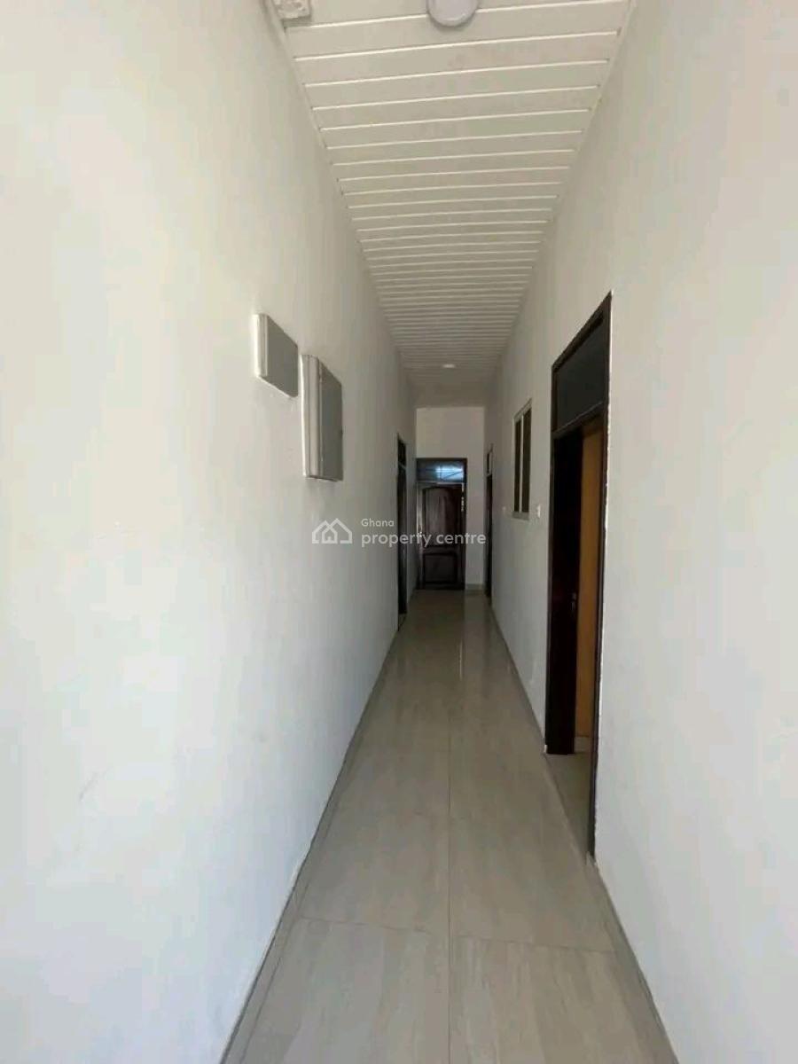 Executive 2-bedroom Flat @madina Estate, Madina, La Nkwantanang Madina Municipal, Accra, Apartment for Rent