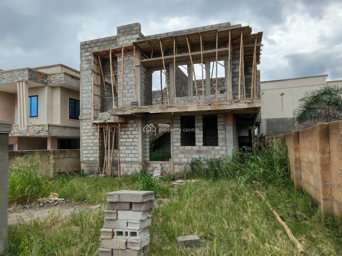 5 Bedrooms.   ( Will Be Roofed & Plasted), Santasi Brofoyedu., Kumasi Metropolitan, Ashanti, House for Sale