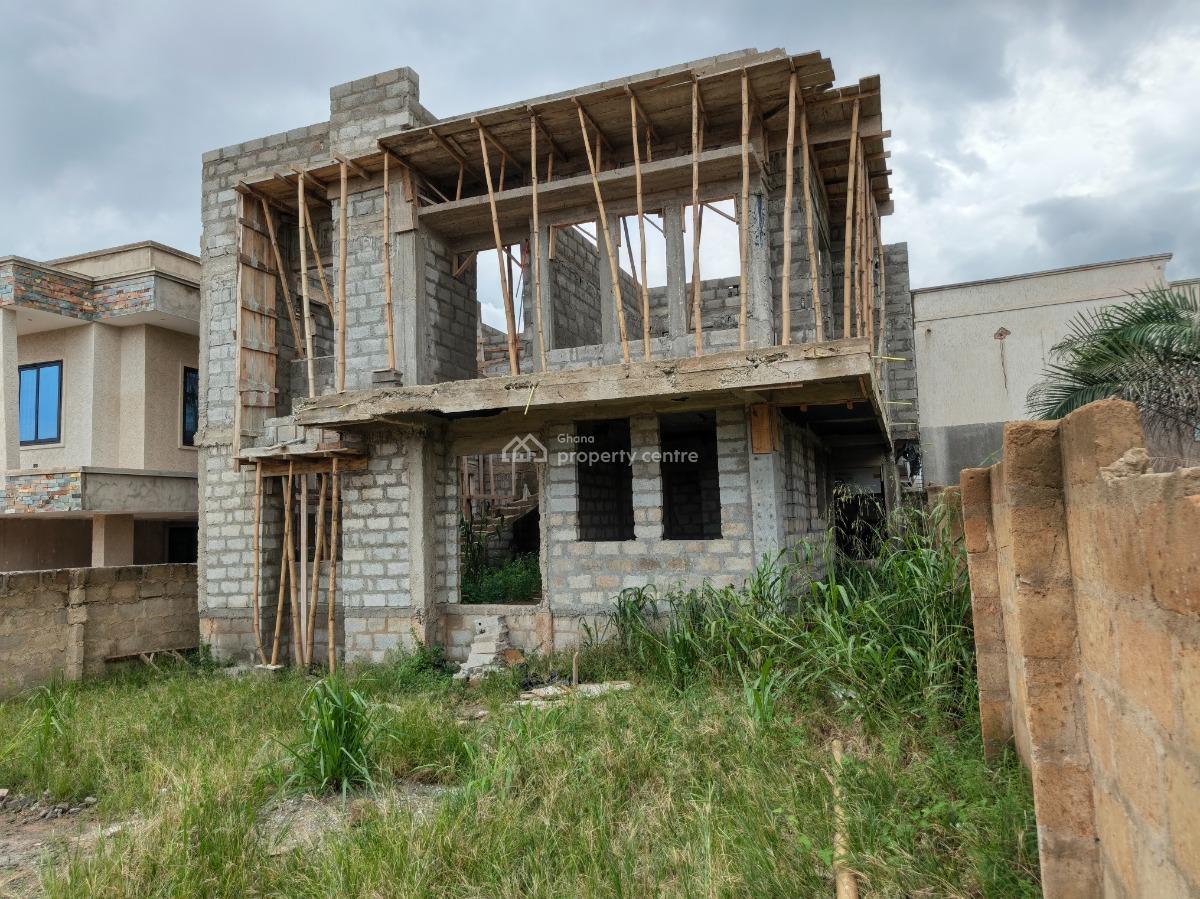 5 Bedrooms.   ( Will Be Roofed & Plasted), Santasi Brofoyedu., Kumasi Metropolitan, Ashanti, House for Sale