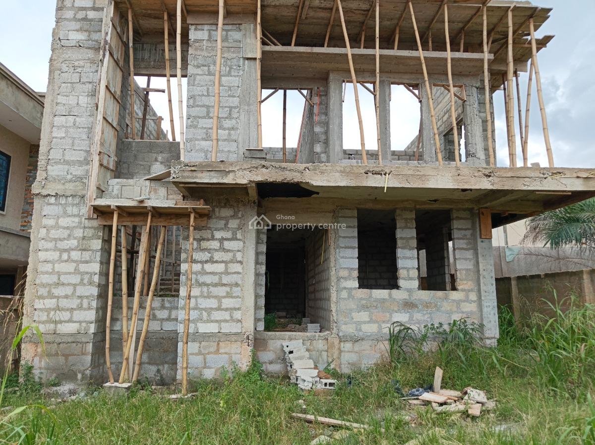 5 Bedrooms.   ( Will Be Roofed & Plasted), Santasi Brofoyedu., Kumasi Metropolitan, Ashanti, House for Sale