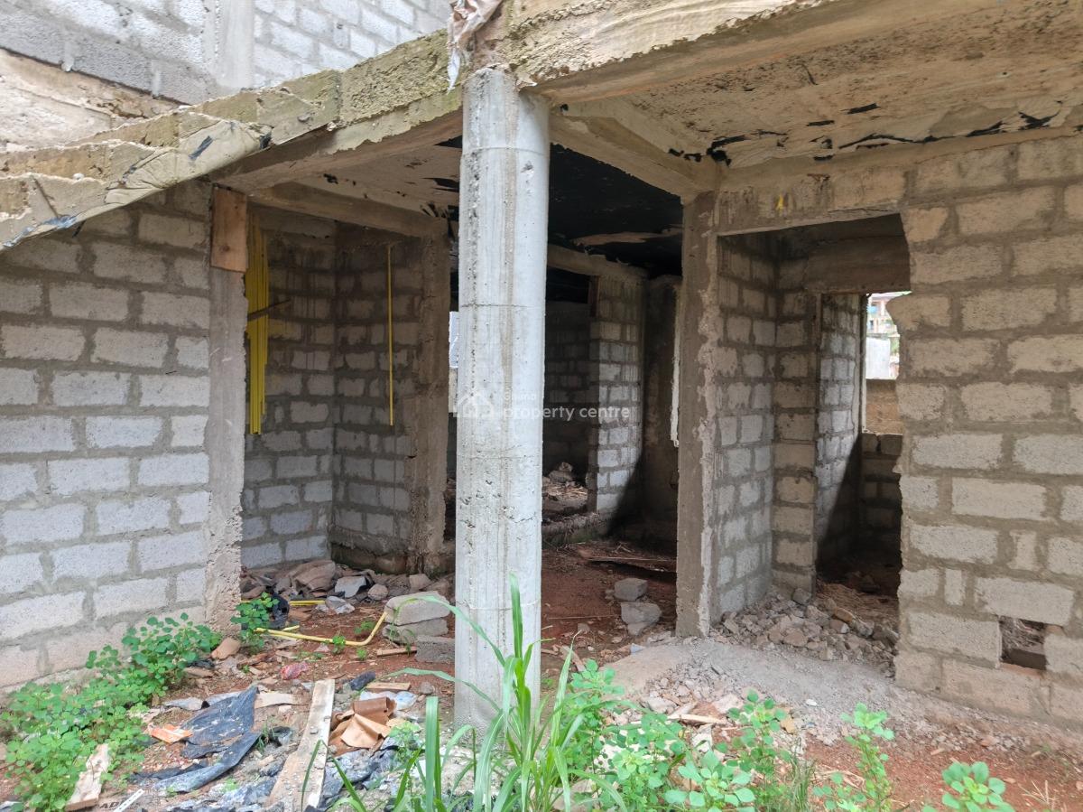 5 Bedrooms.   ( Will Be Roofed & Plasted), Santasi Brofoyedu., Kumasi Metropolitan, Ashanti, House for Sale