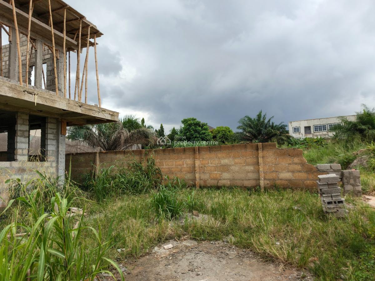 5 Bedrooms.   ( Will Be Roofed & Plasted), Santasi Brofoyedu., Kumasi Metropolitan, Ashanti, House for Sale