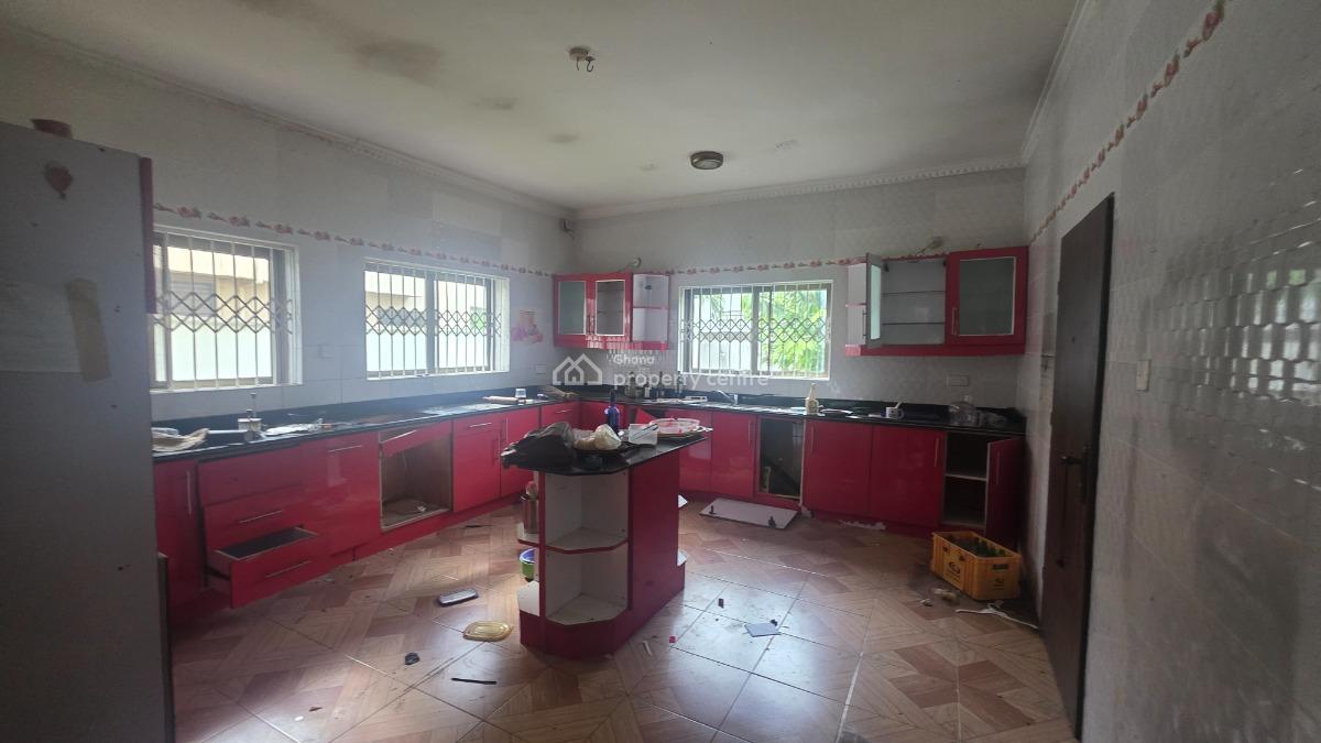 4 Bedroom House with a Pool in a Gated Community at Cantonment, Cantonment, Accra Metropolitan, Accra, House for Sale