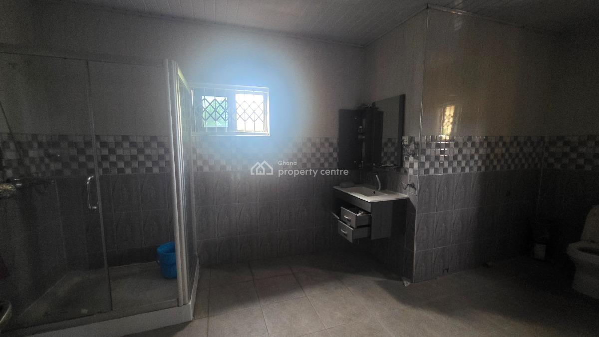 4 Bedroom House with a Pool in a Gated Community at Cantonment, Cantonment, Accra Metropolitan, Accra, House for Sale