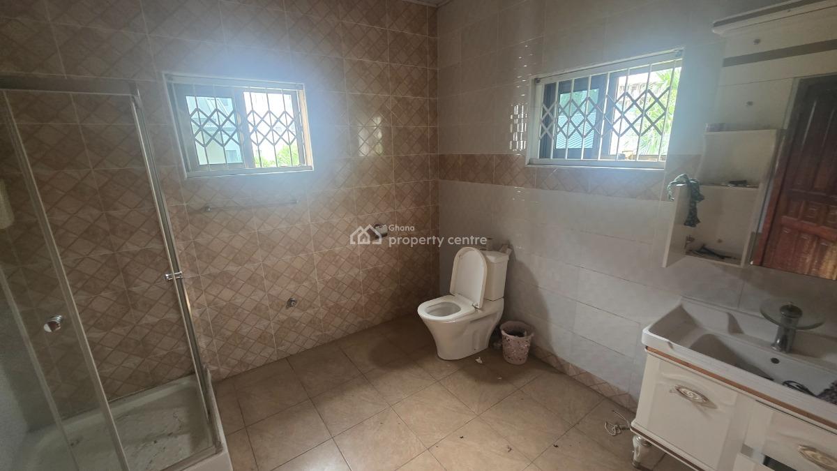 4 Bedroom House with a Pool in a Gated Community at Cantonment, Cantonment, Accra Metropolitan, Accra, House for Sale