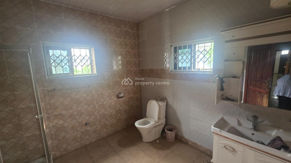 4 Bedroom House with a Pool in a Gated Community at Cantonment, Cantonment, Accra Metropolitan, Accra, House for Sale