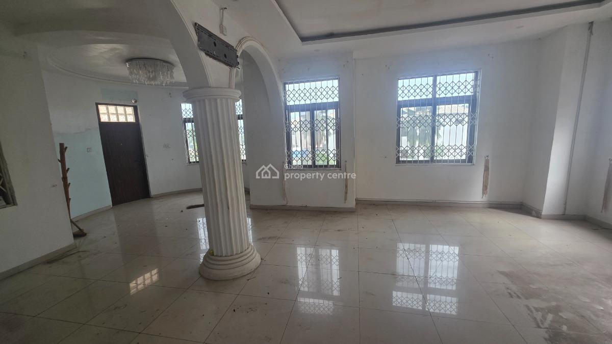 4 Bedroom House with a Pool in a Gated Community at Cantonment, Cantonment, Accra Metropolitan, Accra, House for Sale