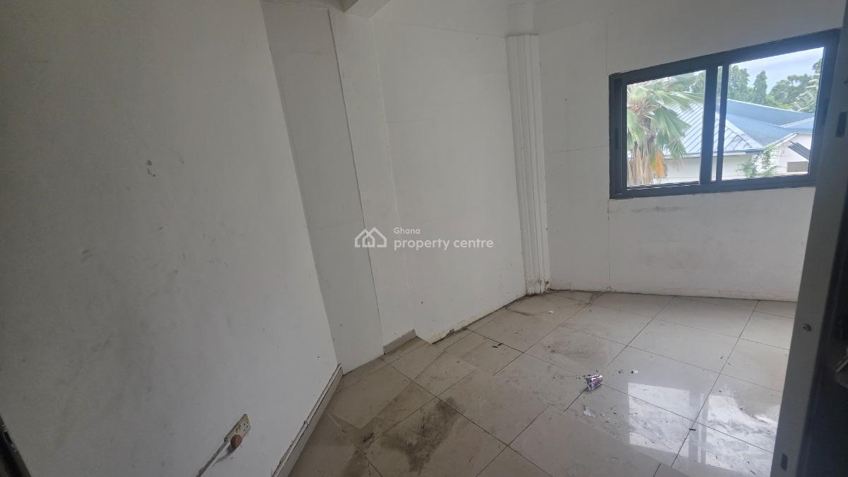 4 Bedroom House with a Pool in a Gated Community at Cantonment, Cantonment, Accra Metropolitan, Accra, House for Sale