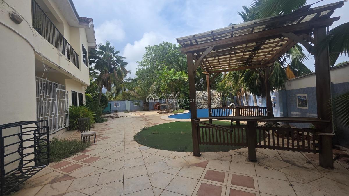 4 Bedroom House with a Pool in a Gated Community at Cantonment, Cantonment, Accra Metropolitan, Accra, House for Sale