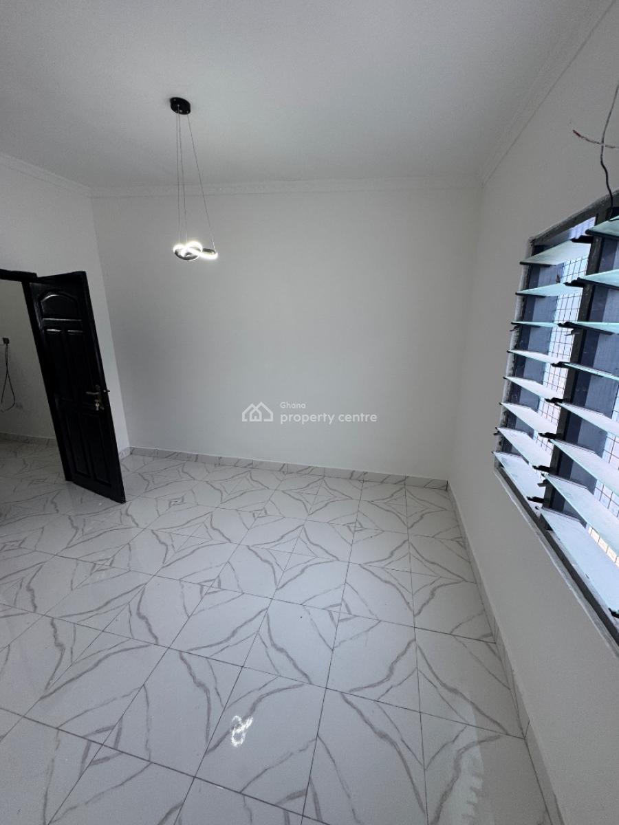 Chamber and Hall Self Contain, Tabora Junction, Ga Central Municipal, Accra, Apartment for Rent