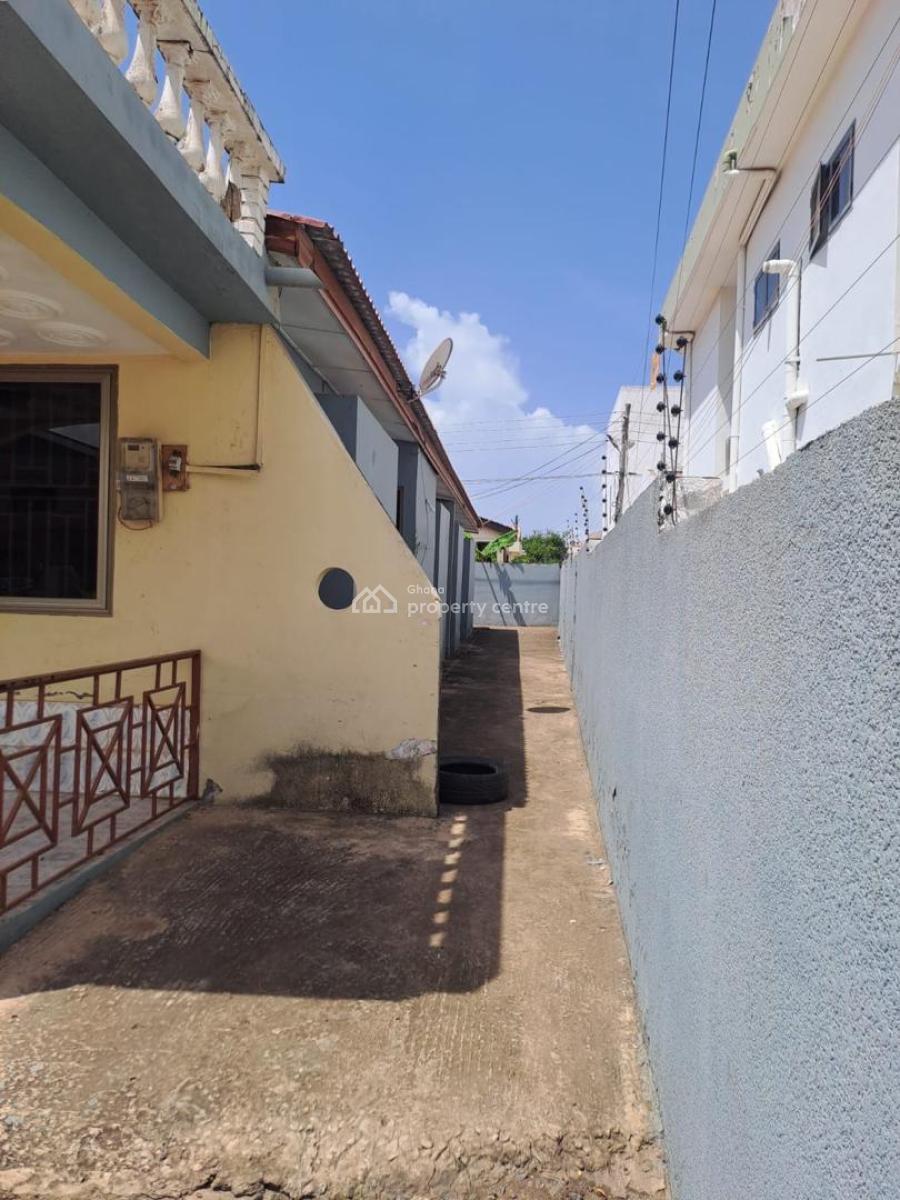6 Bedroom House in a Prime Location, Around Assemblies of God, Lashibi, Accra, House for Sale