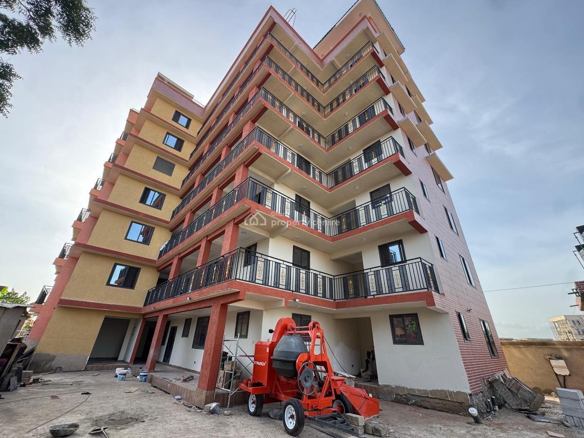 Chamber & Hal, Madina Estate, La Nkwantanang Madina Municipal, Accra, Apartment for Rent