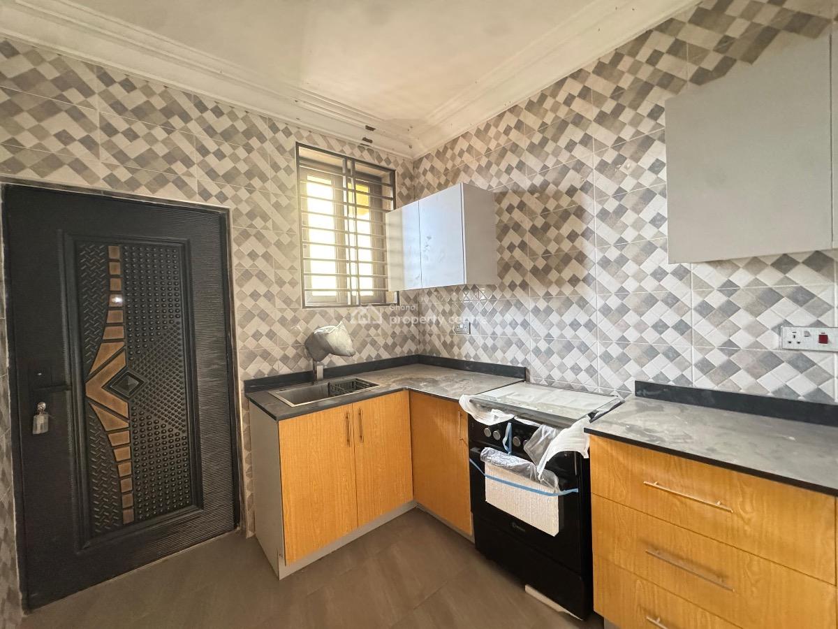 Chamber & Hal, Madina Estate, La Nkwantanang Madina Municipal, Accra, Apartment for Rent