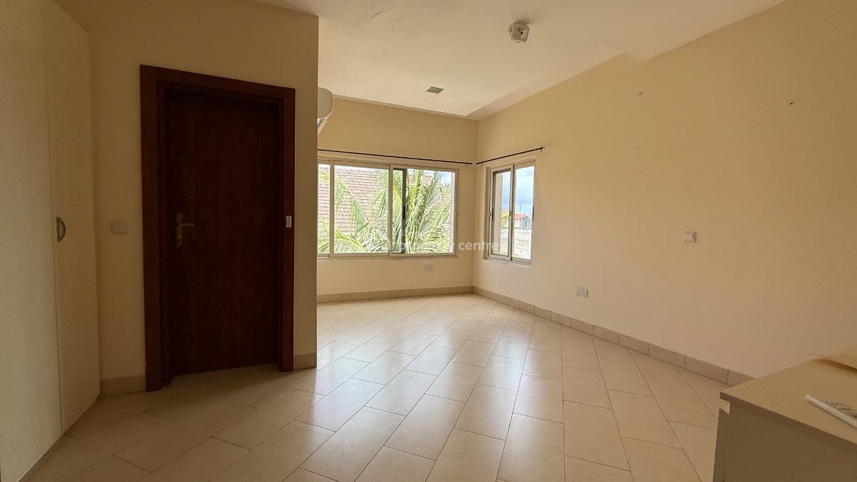 3 Bedroom Apartment with Staff Quarters and Swimming Pool, Cantonments, Accra, Apartment for Rent