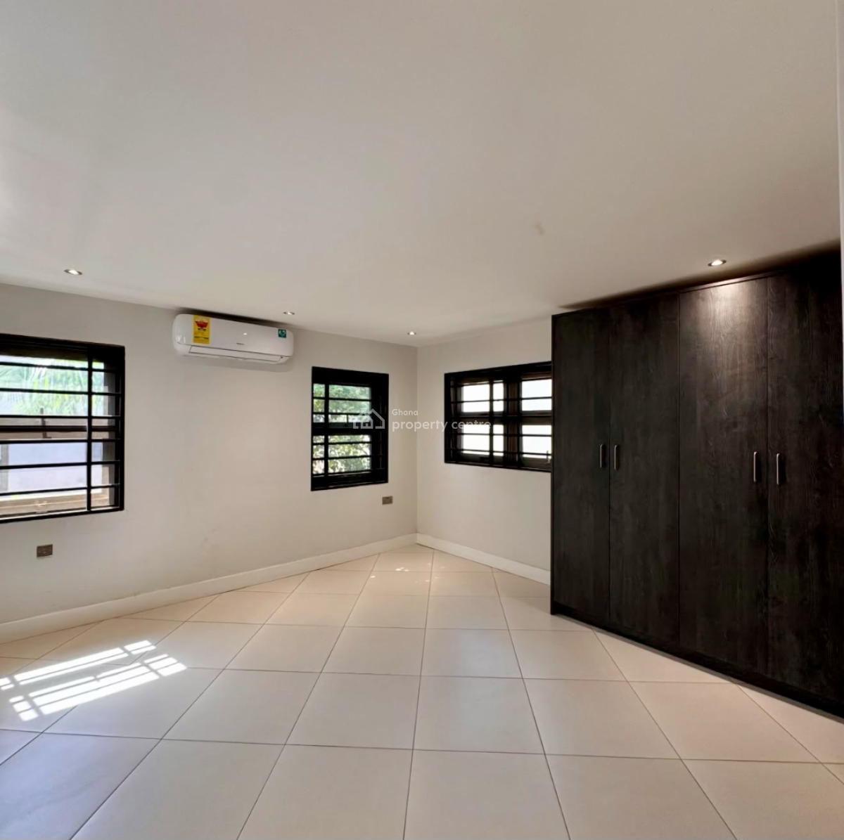 Detached 4 Bedroom Duplex with Rooftop Terrace and Staff Quarters, East Airport, Airport Residential Area, Accra, Detached Duplex for Sale