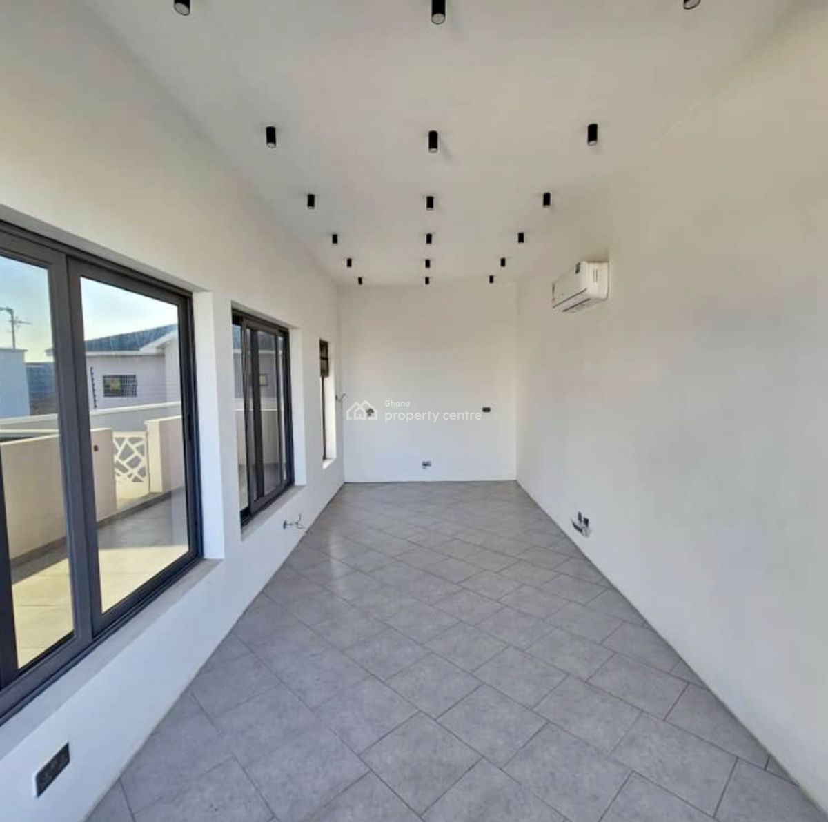 Detached 4 Bedroom Duplex with Rooftop Terrace and Staff Quarters, East Airport, Airport Residential Area, Accra, Detached Duplex for Sale
