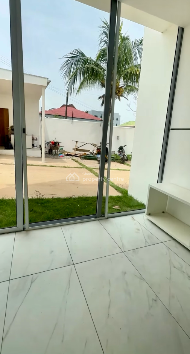 4 Bedroom Townhouse in a Gated Community, West Airport, Airport Residential Area, Accra, Townhouse for Rent