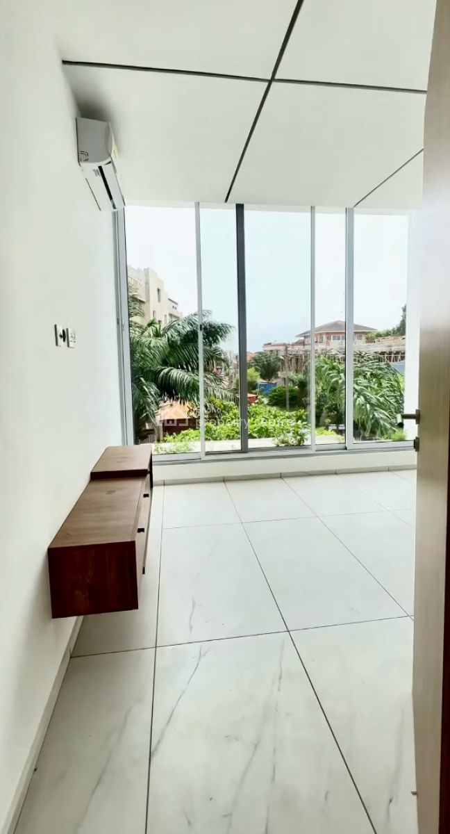 4 Bedroom Townhouse in a Gated Community, West Airport, Airport Residential Area, Accra, Townhouse for Rent