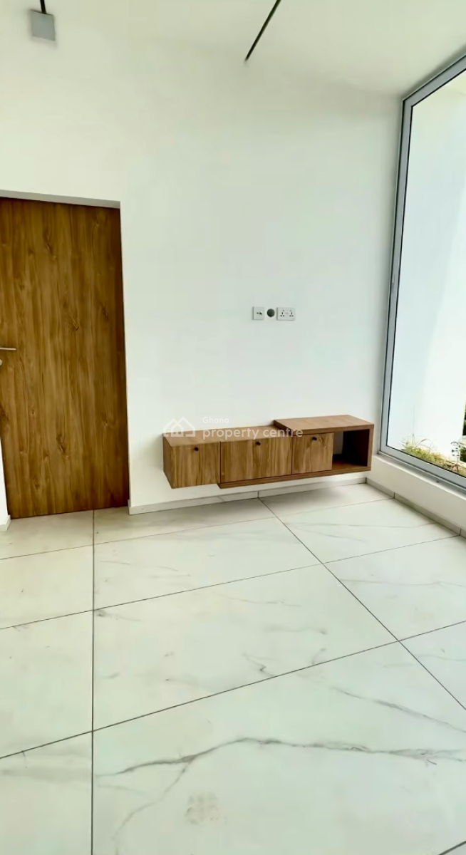 4 Bedroom Townhouse in a Gated Community, West Airport, Airport Residential Area, Accra, Townhouse for Rent