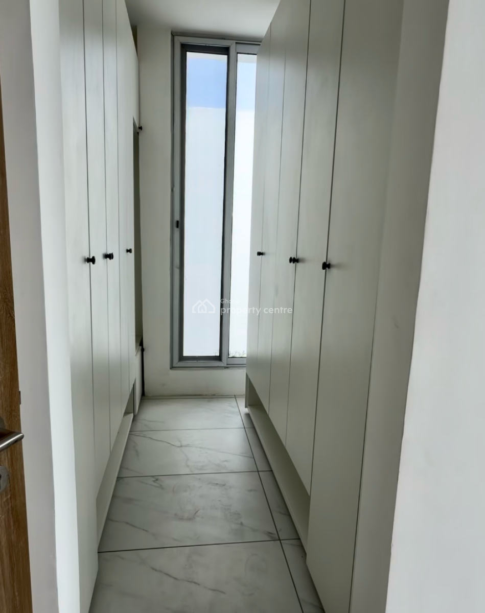 4 Bedroom Townhouse in a Gated Community, West Airport, Airport Residential Area, Accra, Townhouse for Rent
