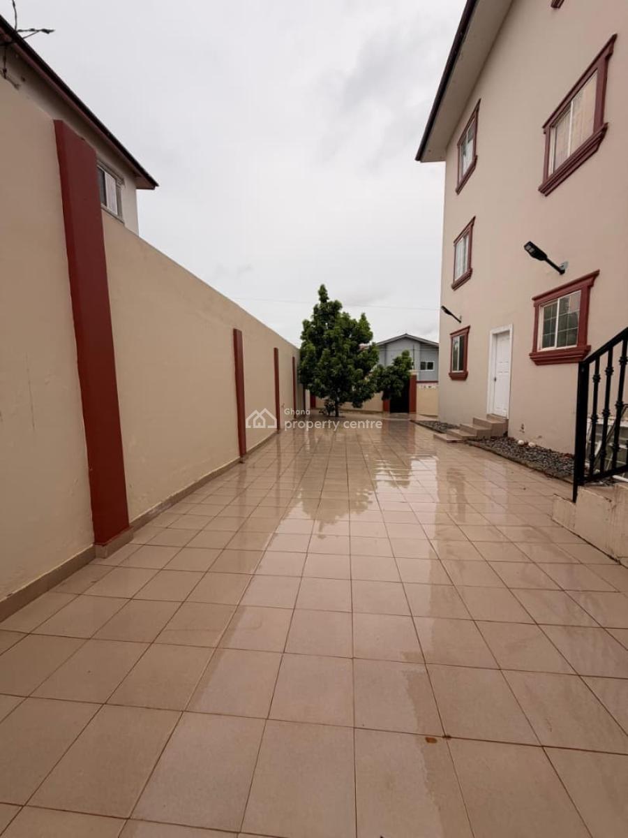West Hills Mall Old Barrier 5 Bedrooms House, West Hills Mall Old Barrier, Weija, Ga South Municipal, Accra, House for Sale