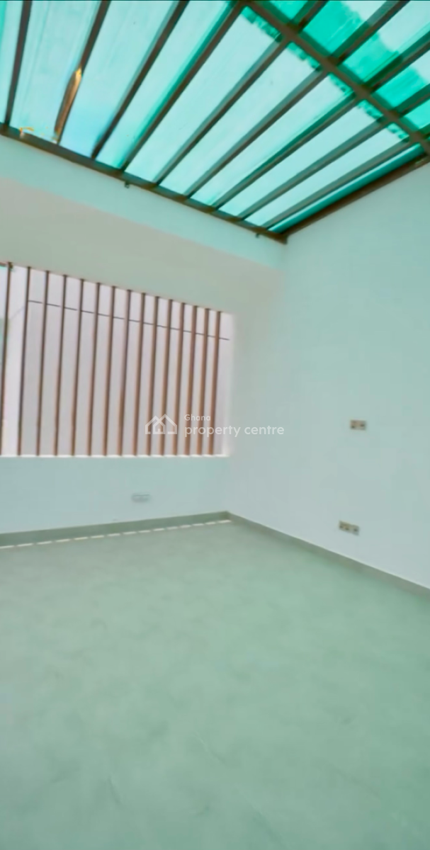 4 Bedroms Townhome with Staff Quarters in a Gated Community with Pool, Mahama Road, East Airport, Airport Residential Area, Accra, Townhouse for Sale