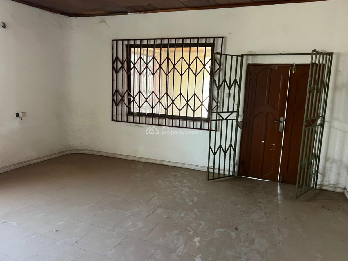 Old House in Afienya, Afienya, Afienya, Tema, Accra, House for Rent