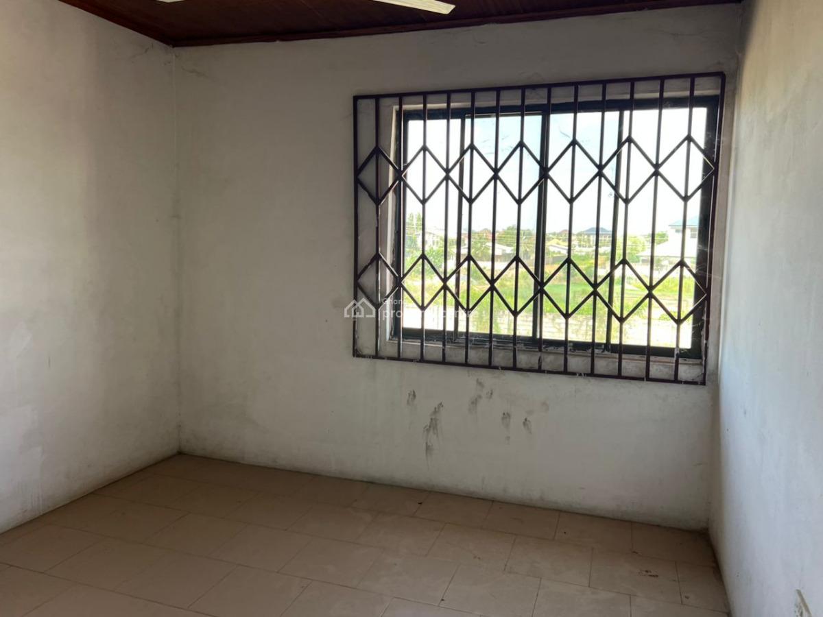 Old House in Afienya, Afienya, Afienya, Tema, Accra, House for Rent